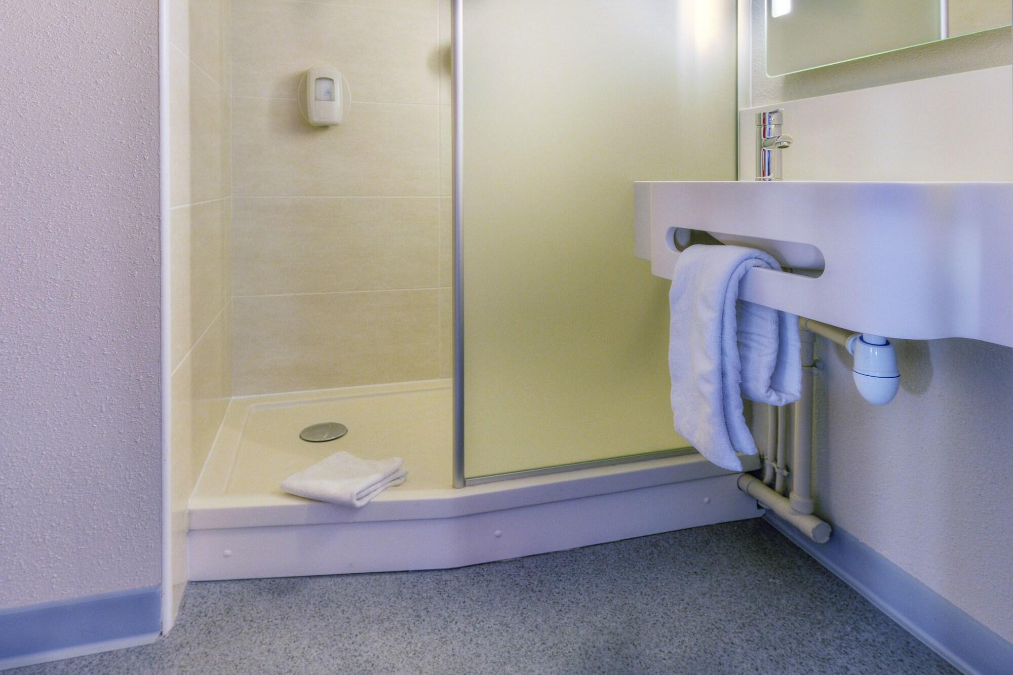 B&B Hotel Marseille Les Ports Екстер'єр фото