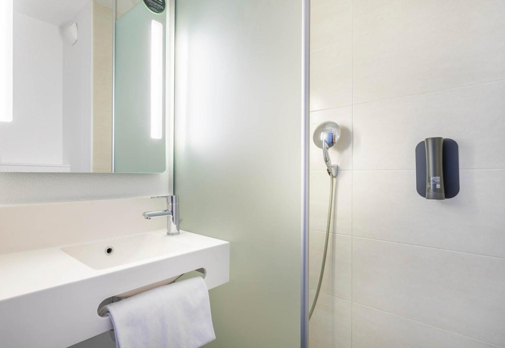 B&B Hotel Marseille Les Ports Екстер'єр фото