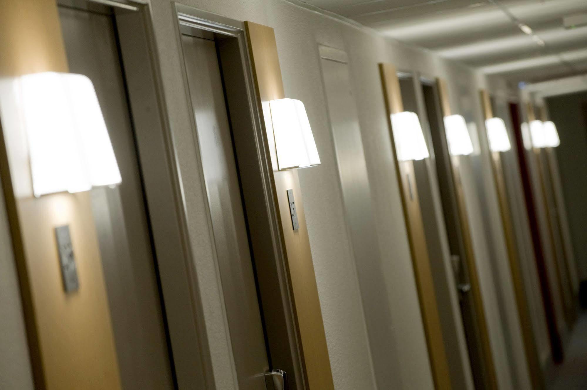 B&B Hotel Marseille Les Ports Екстер'єр фото